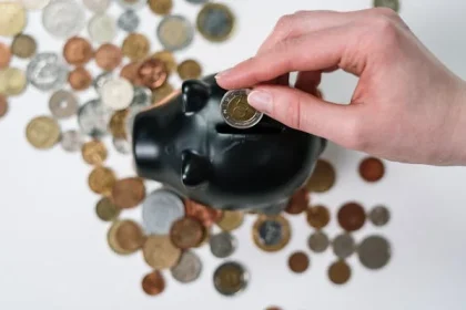best way to manage finances for a sprots club college